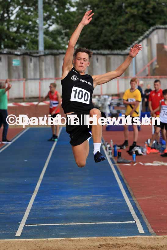 Long jump, 2023 Gateshead Tartan Games.  Photo: David T. Hewitson/Sports for All Pics